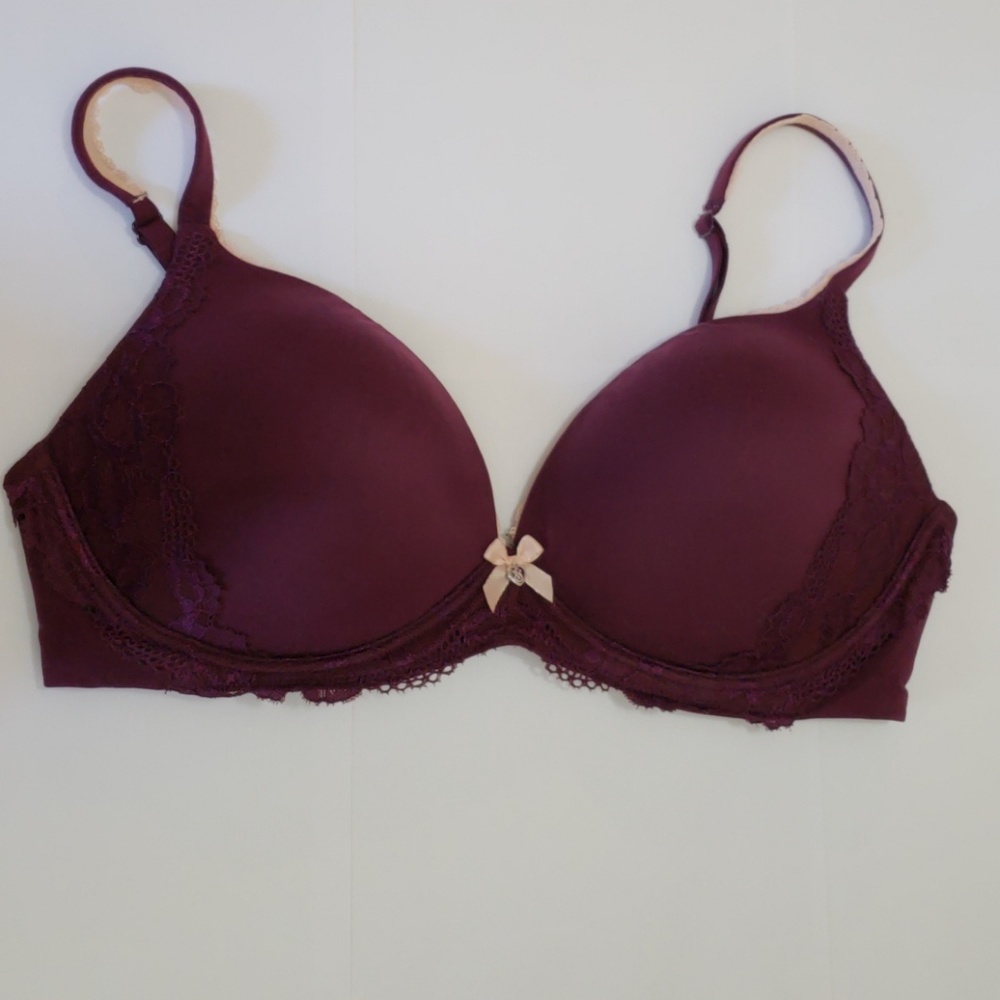 Victoria secret Body No Wire Bra Size 38 C